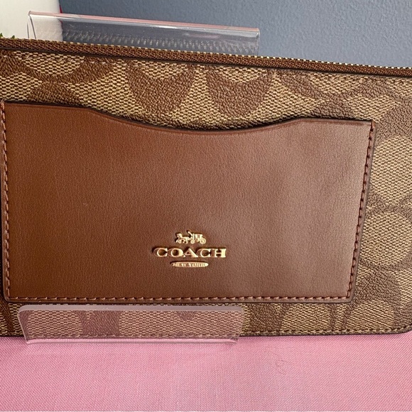 Coach Signature Monogram Tan and Brown Signature Wristlet Coated Canvas NWT - Picture 3 of 5